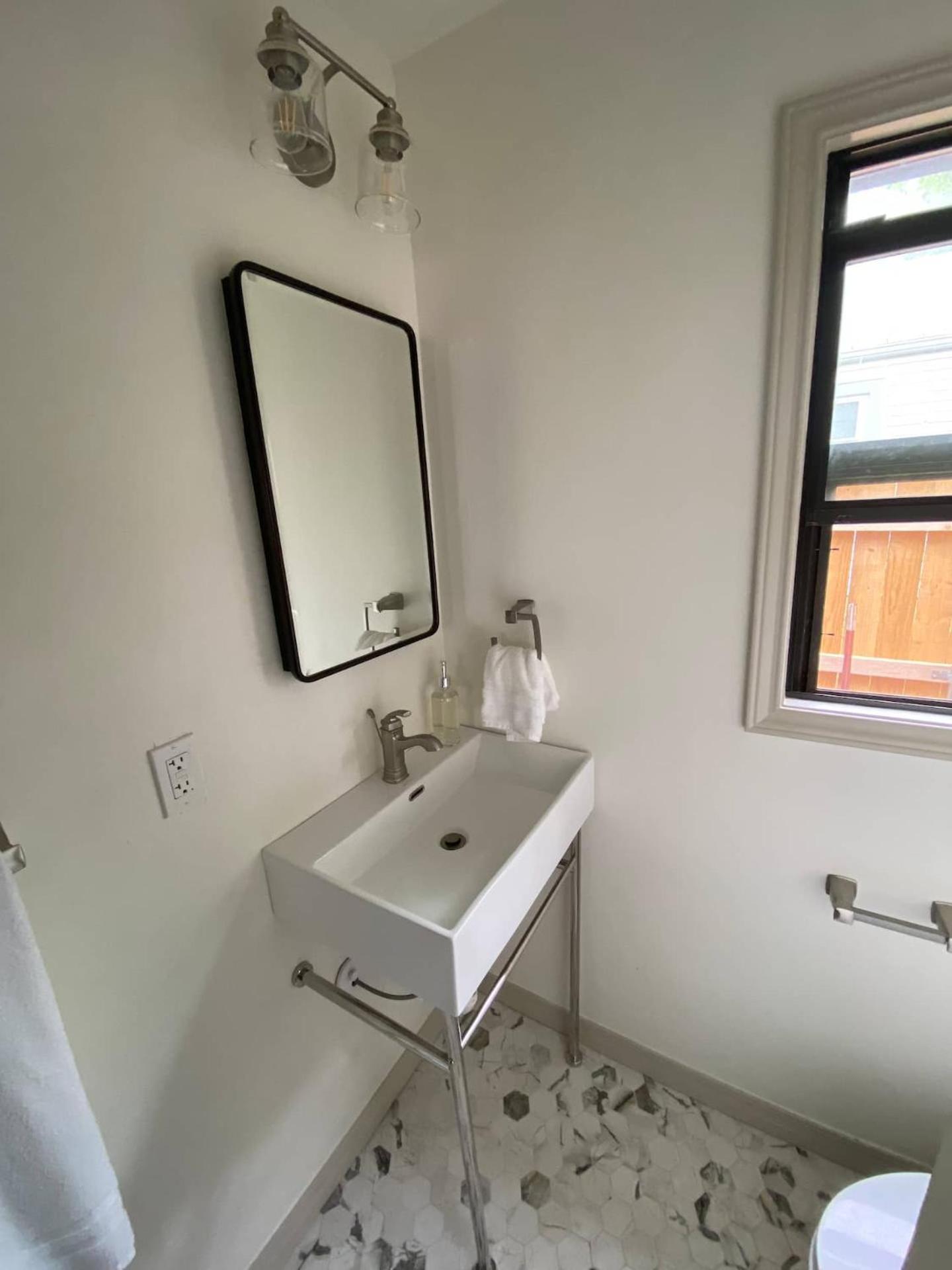 Campus Cottage Kng Bed! Walk To Uco And Downtown Edmond Bagian luar foto