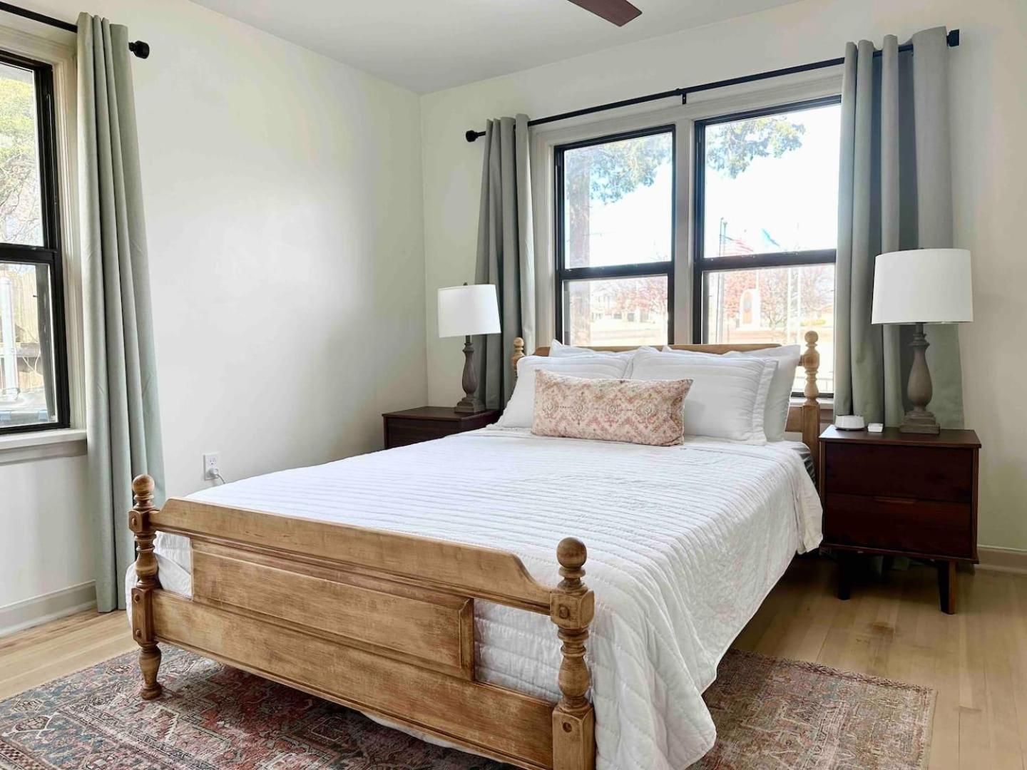 Campus Cottage Kng Bed! Walk To Uco And Downtown Edmond Bagian luar foto
